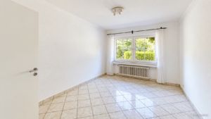 Zimmer im Hanggeschoss
