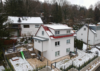 VERKAUFT: Freistehendes Einfamilienhaus mit Einliegerwohnung in Stadtrandlage - Außenansicht